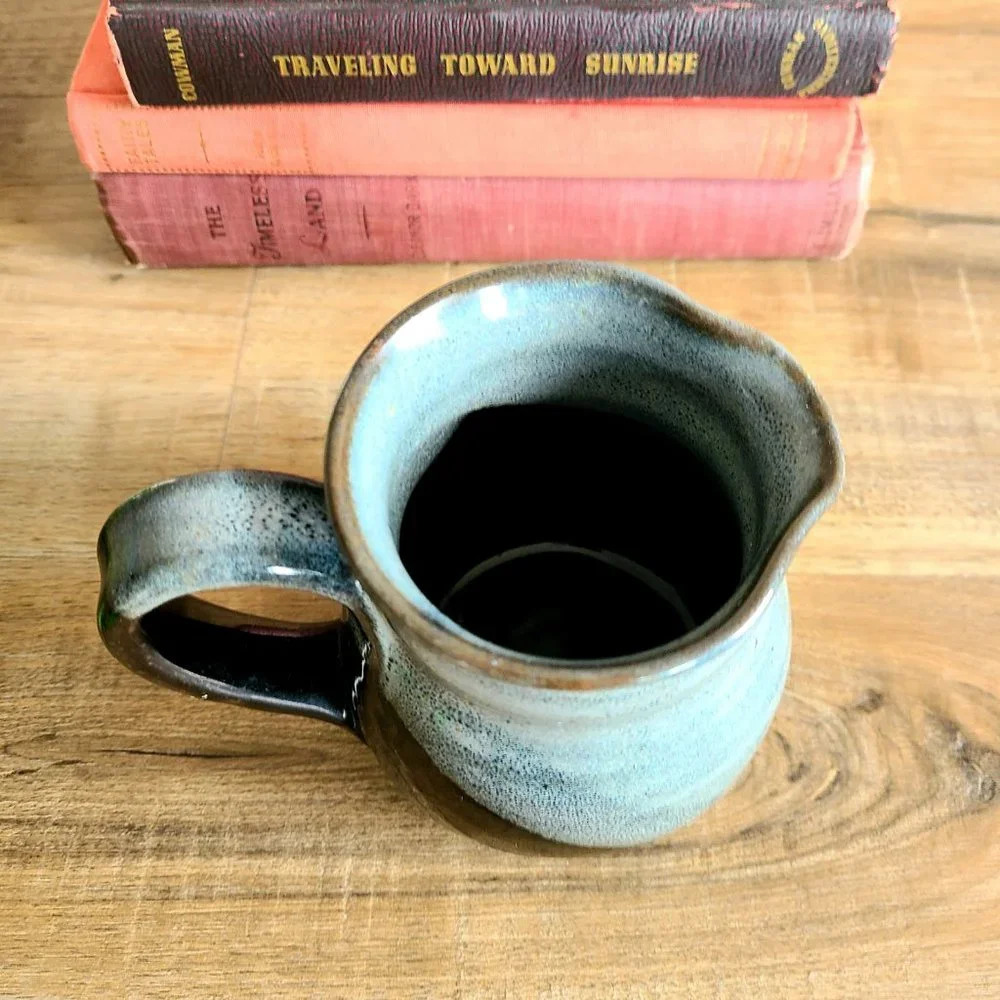 Hand made ceramic blue and black pitcher/creamer. - Picture 4 of 9